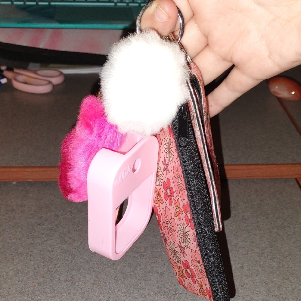 Floral Pink Phone Accessory Set - Picture 3 of 4